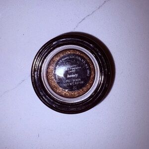 Victoria Beckham Lid Lustre Shimmering Eyeshadow Pot